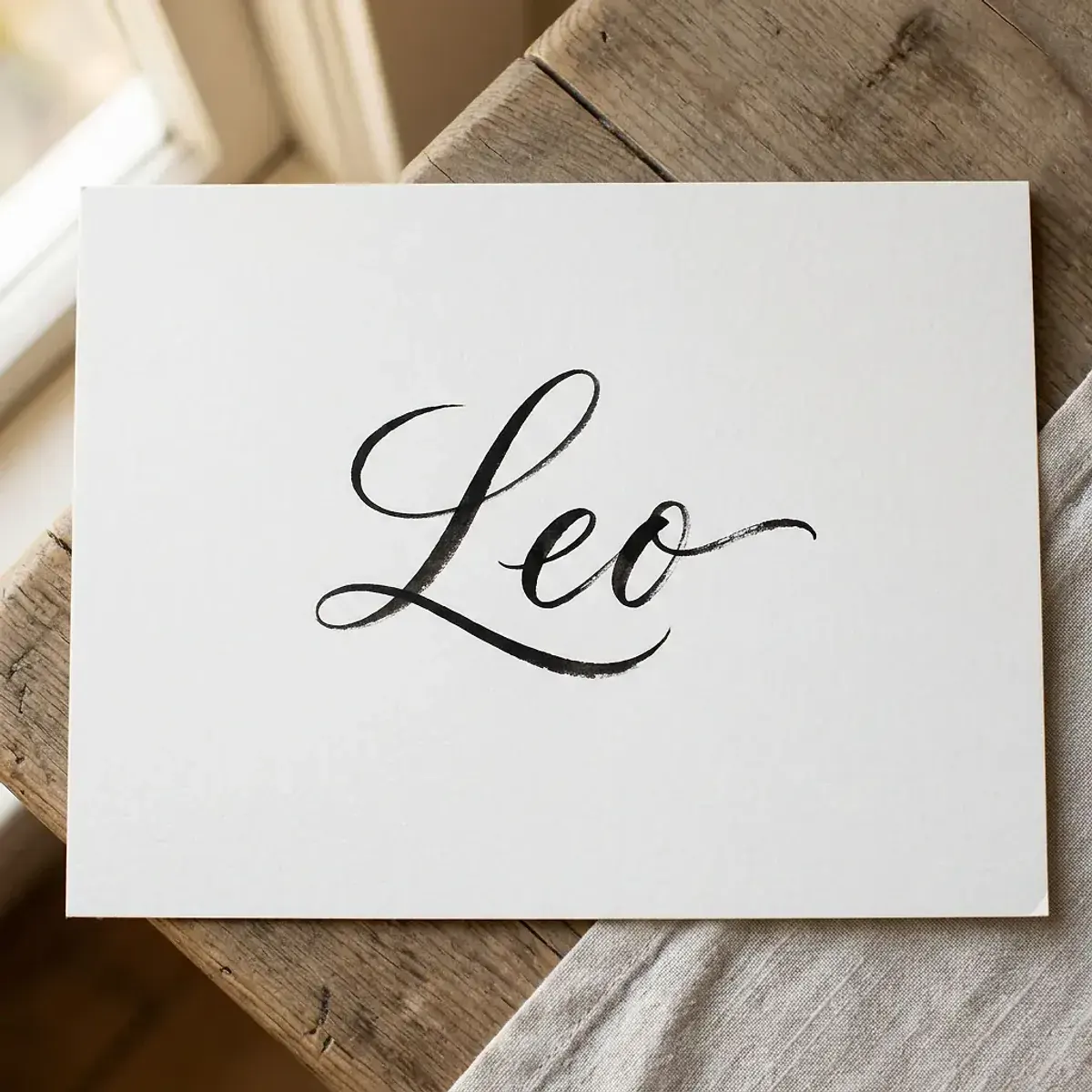 The name Leo in elegant calligraphy